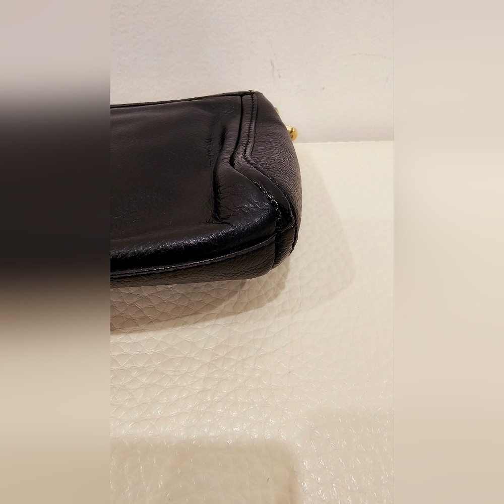 HEYS International Regular Patent Leather Crossbody Long Strap Golden Hardware - Picture 4 of 8